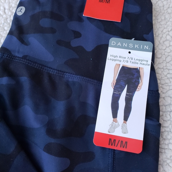 NWT Danskin Highrise 7/8 Leggings Size Medium - Picture 3 of 4